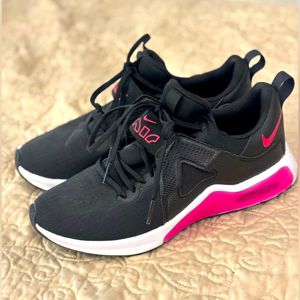 Nike Air Max Tennis Shoes